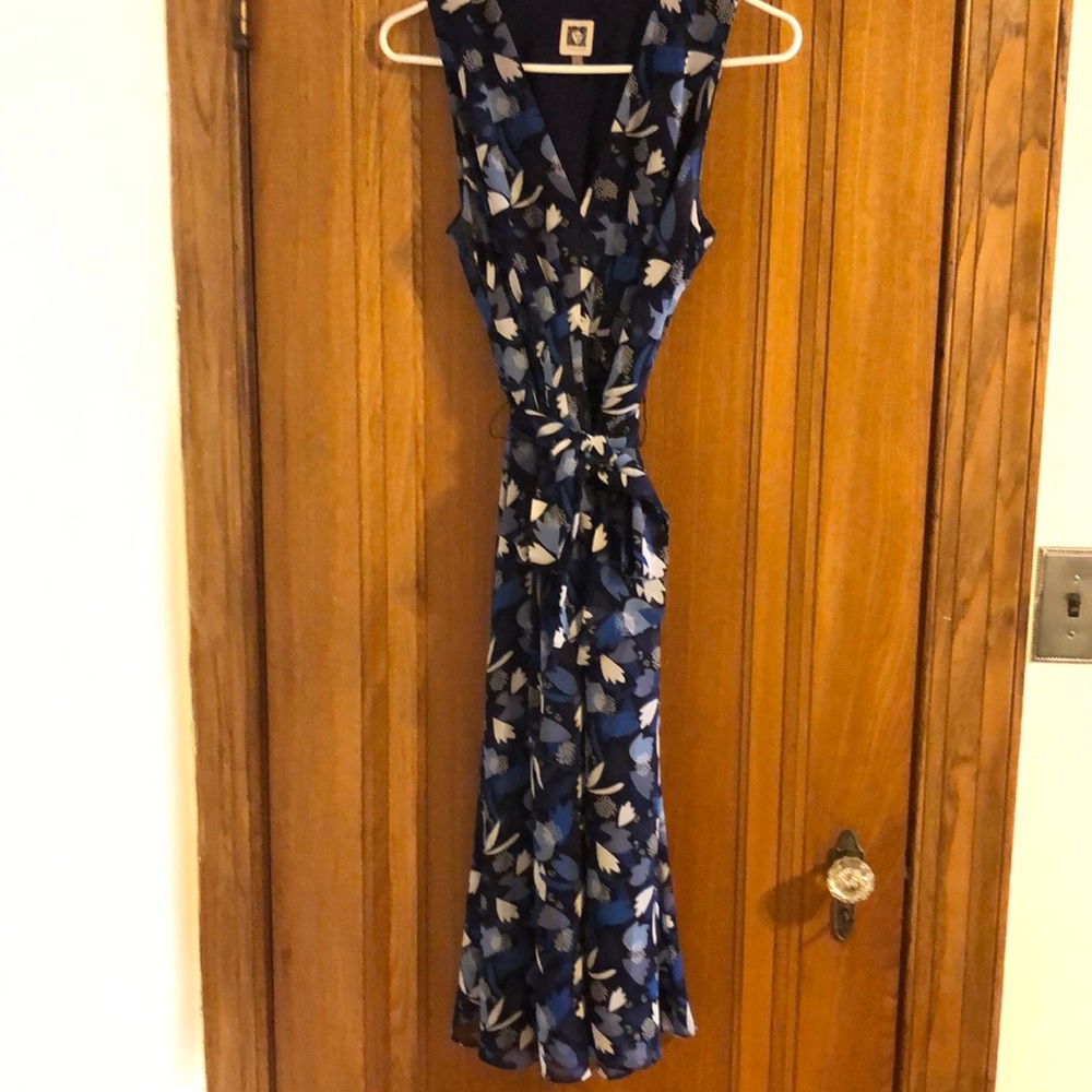 Pretty Anne Klein dress with pleated front and tie waist